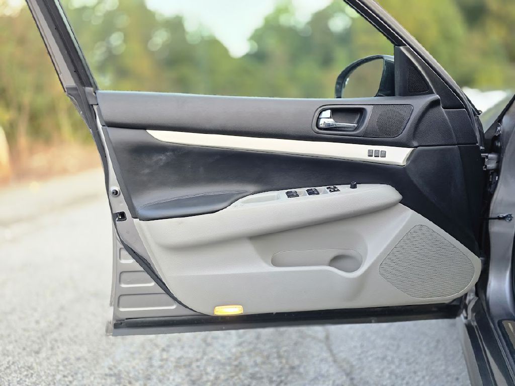 2007 INFINITI G35 Image 30