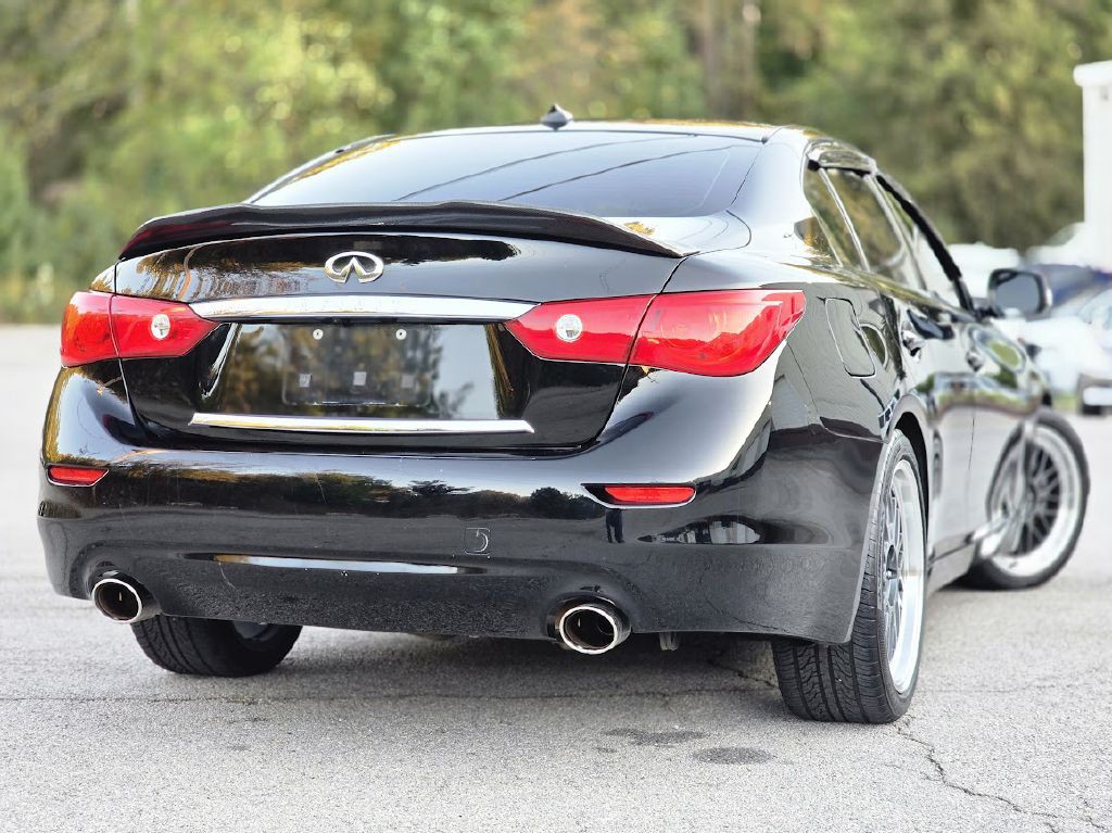 2015 INFINITI Q50 Image 2
