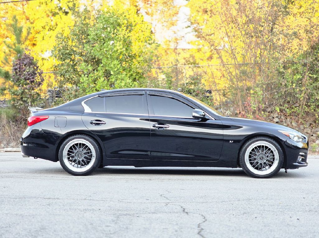 2015 INFINITI Q50 Image 12