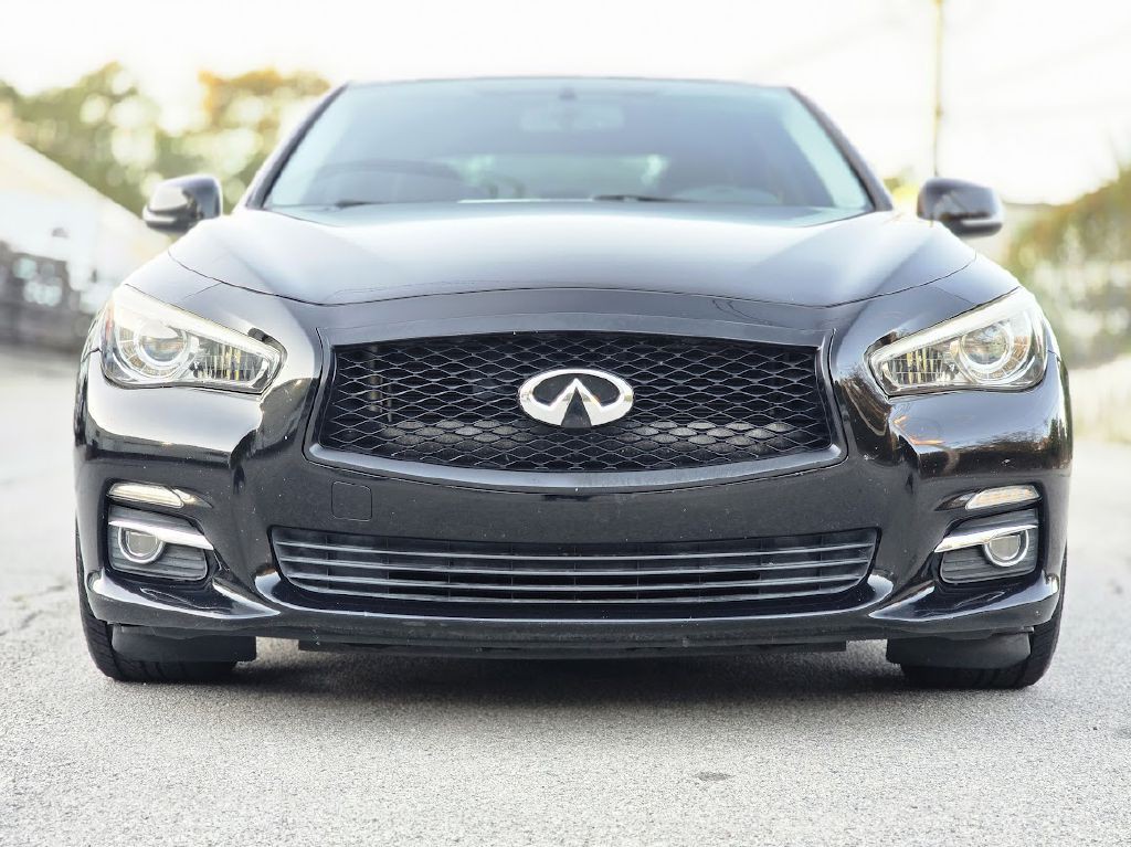 2015 INFINITI Q50 Image 16