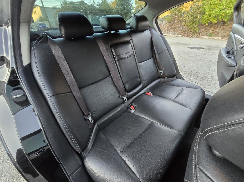 2015 INFINITI Q50 Image 27
