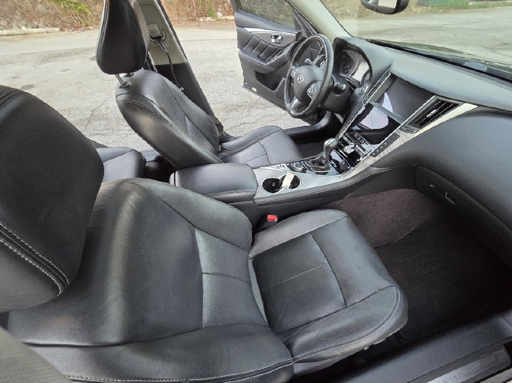 2015 INFINITI Q50 Image 28