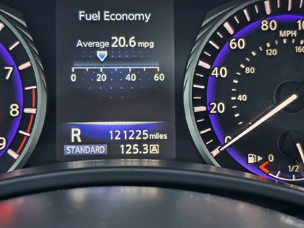 2015 INFINITI Q50 Image 37