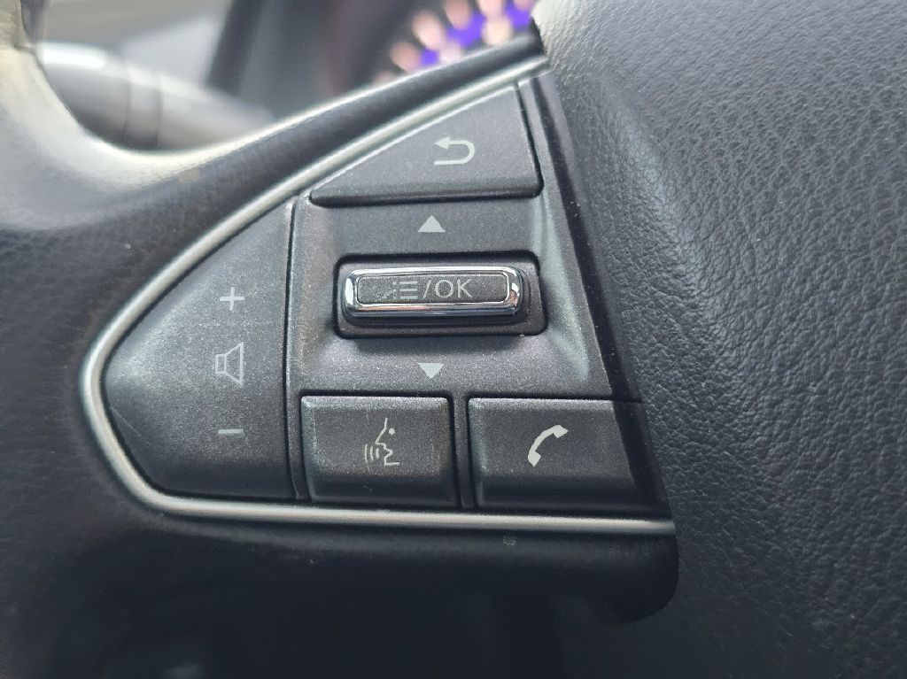 2015 INFINITI Q50 Image 39