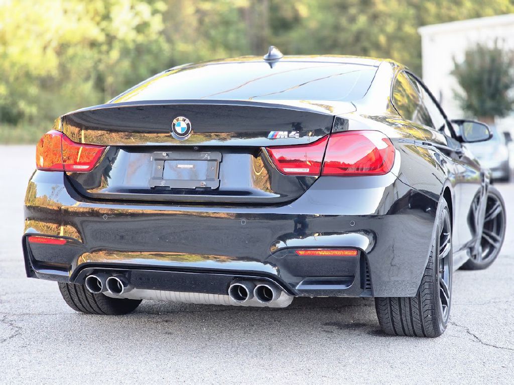 2018 BMW M4 Image 2