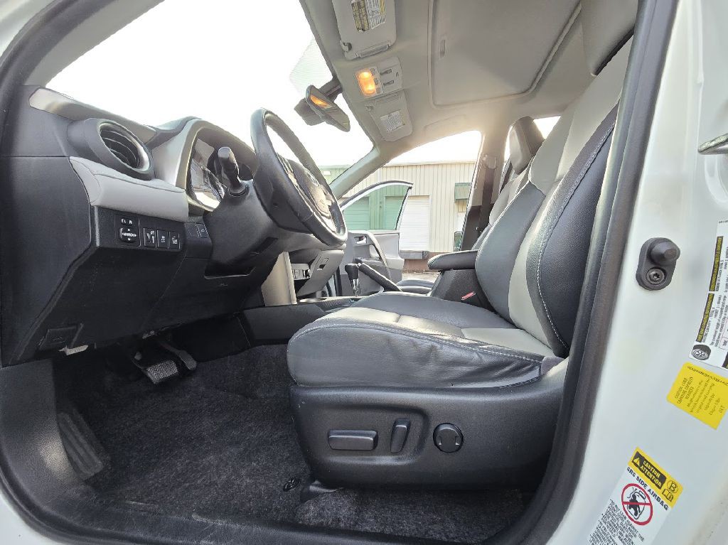 2014 Toyota Rav4 Image 15