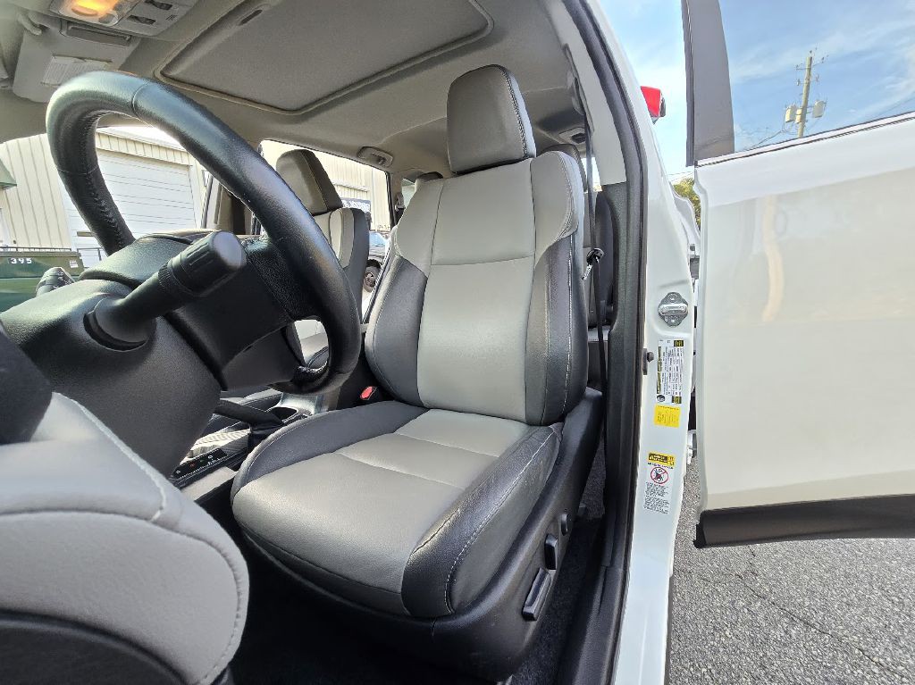 2014 Toyota Rav4 Image 16