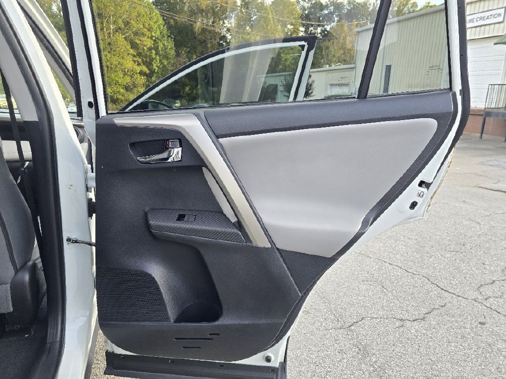 2014 Toyota Rav4 Image 26