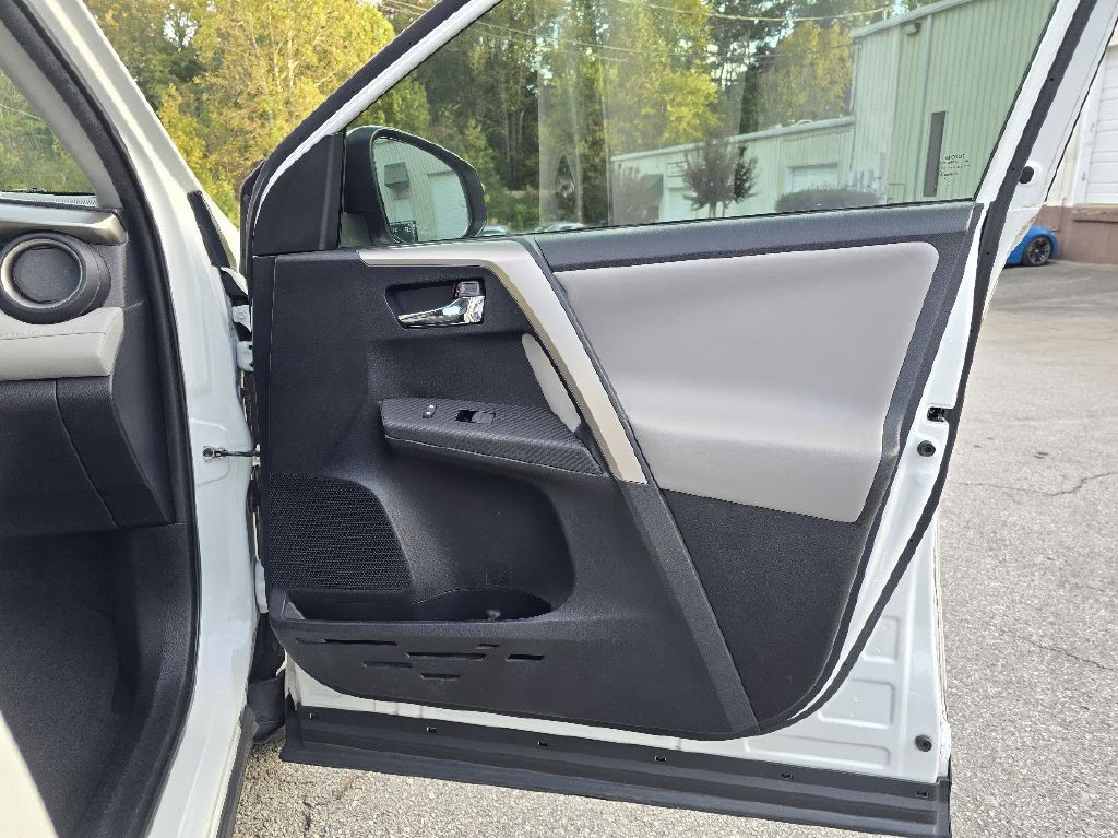 2014 Toyota Rav4 Image 27