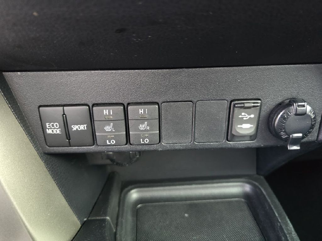 2014 Toyota Rav4 Image 32