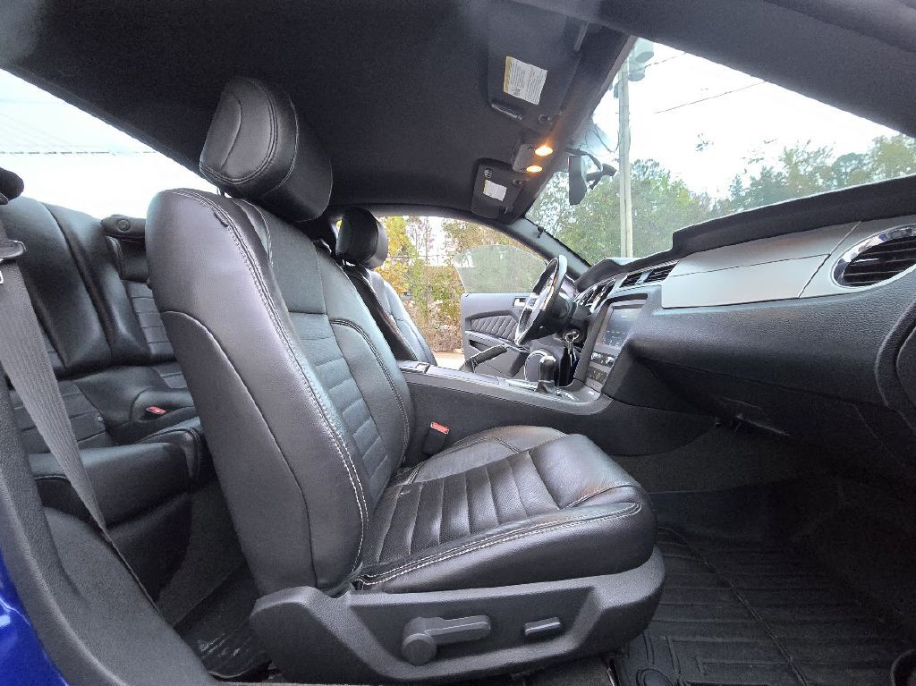 2014 Ford Mustang Image 24