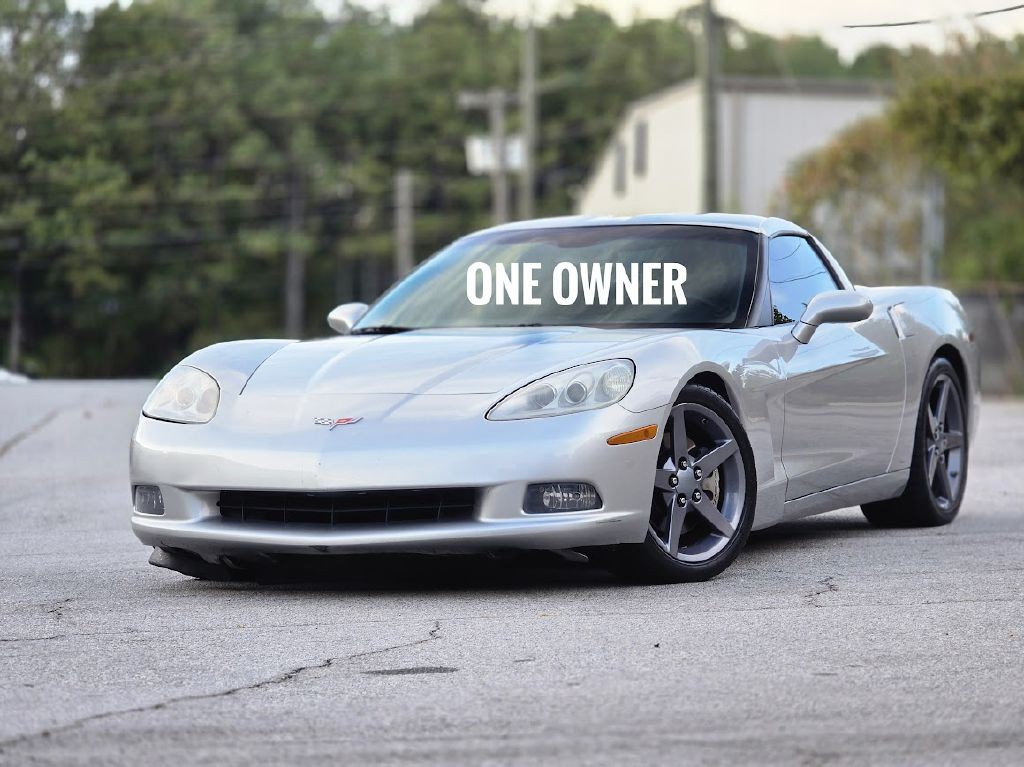 2005 Chevrolet Corvette Image 1