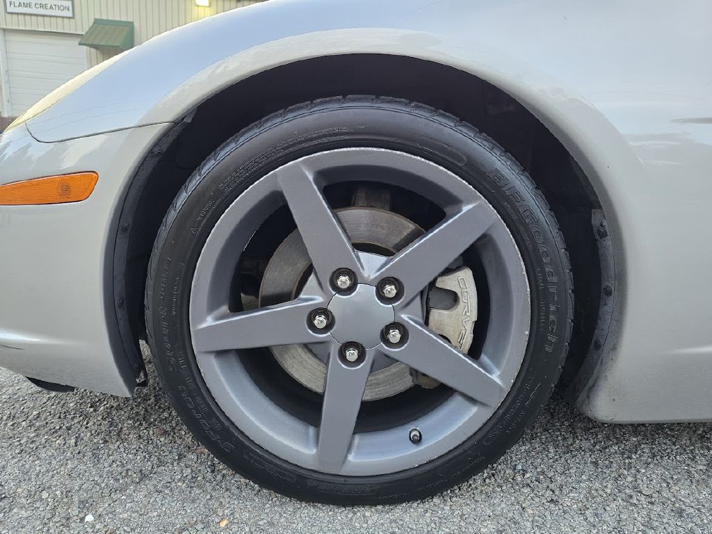 2005 Chevrolet Corvette Image 15