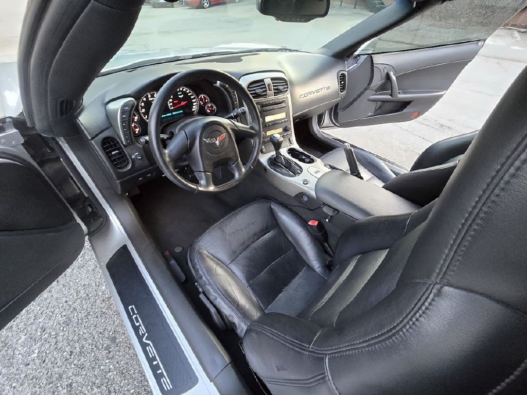 2005 Chevrolet Corvette Image 19