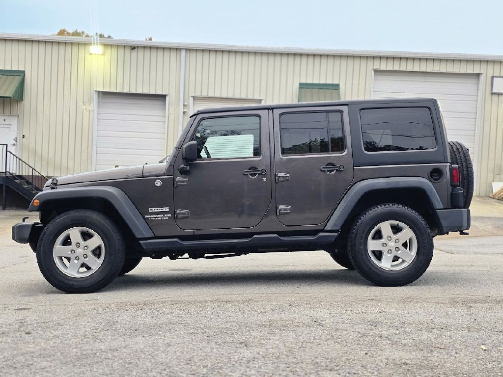 2014 Jeep Wrangler Unlimited Image 2