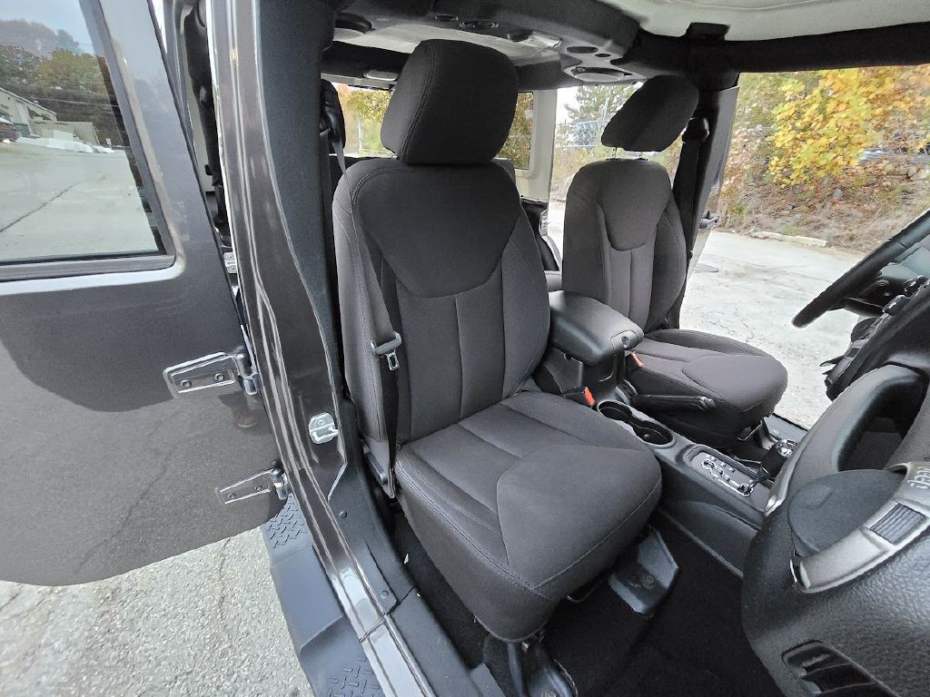 2014 Jeep Wrangler Unlimited Image 13