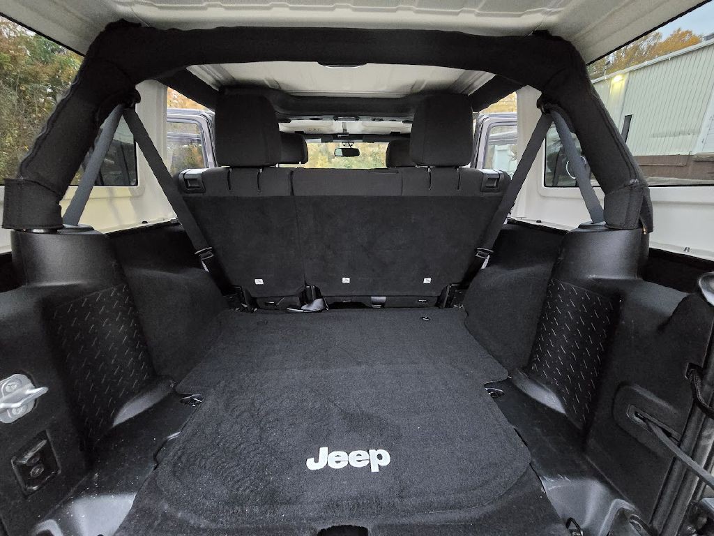 2014 Jeep Wrangler Unlimited Image 17