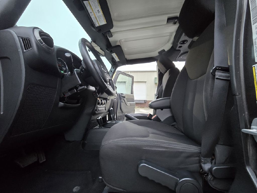 2014 Jeep Wrangler Unlimited Image 20