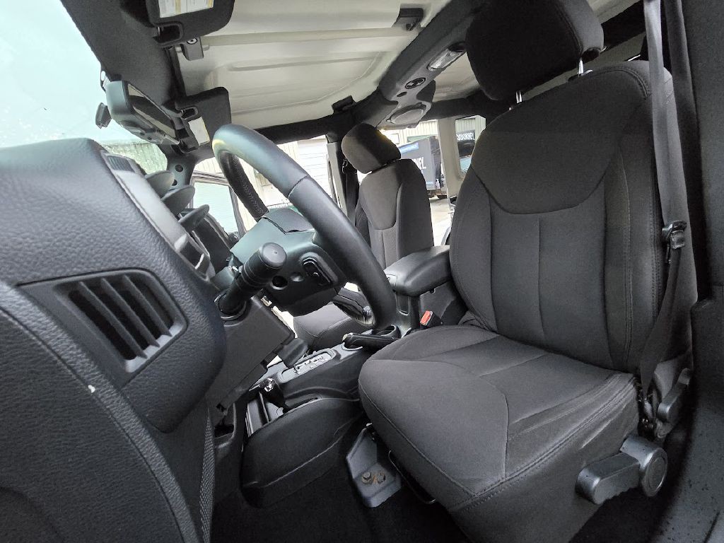 2014 Jeep Wrangler Unlimited Image 21