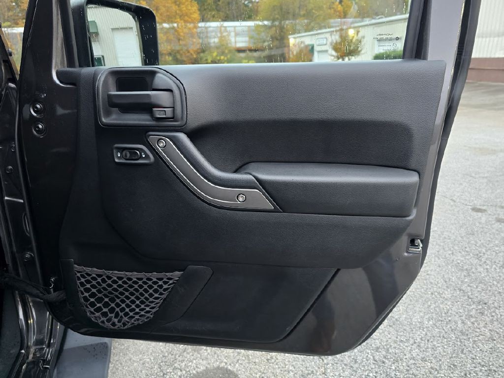 2014 Jeep Wrangler Unlimited Image 25