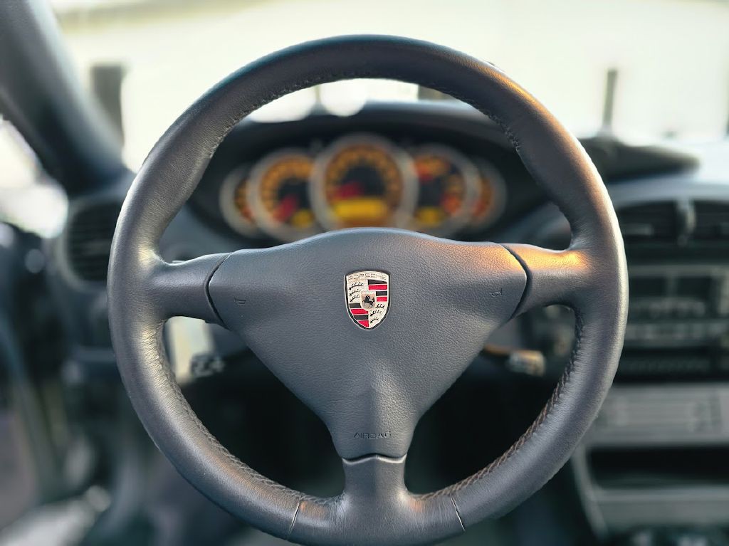 2003 Porsche 911 Image 32