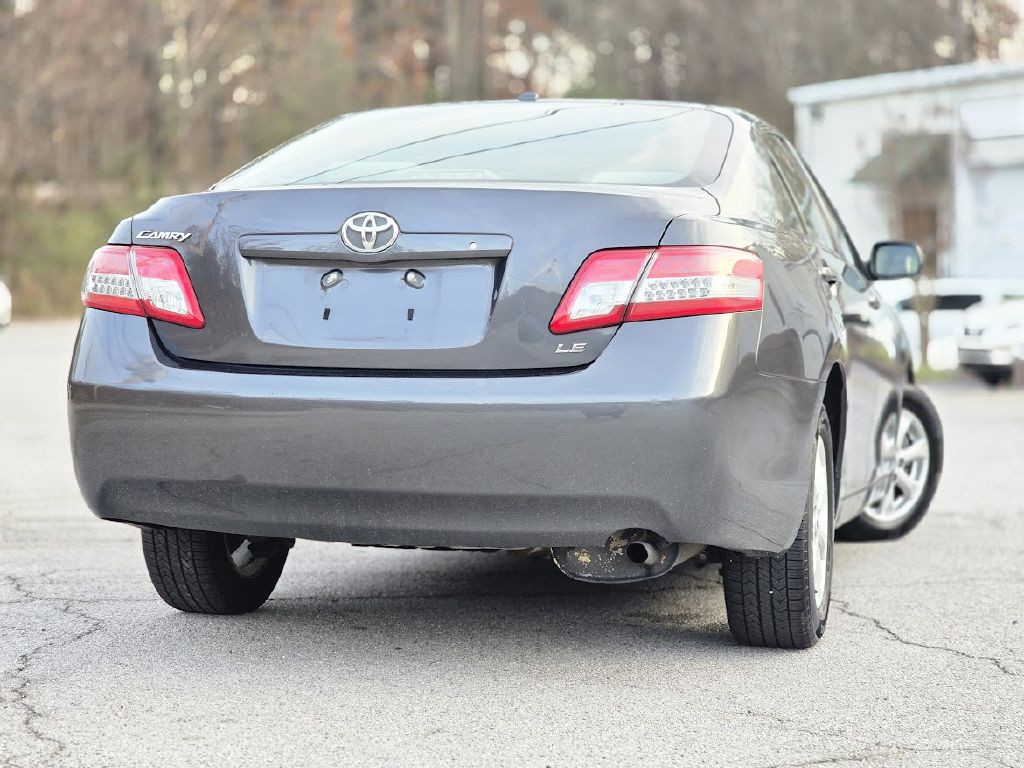 2011 Toyota Camry Image 3