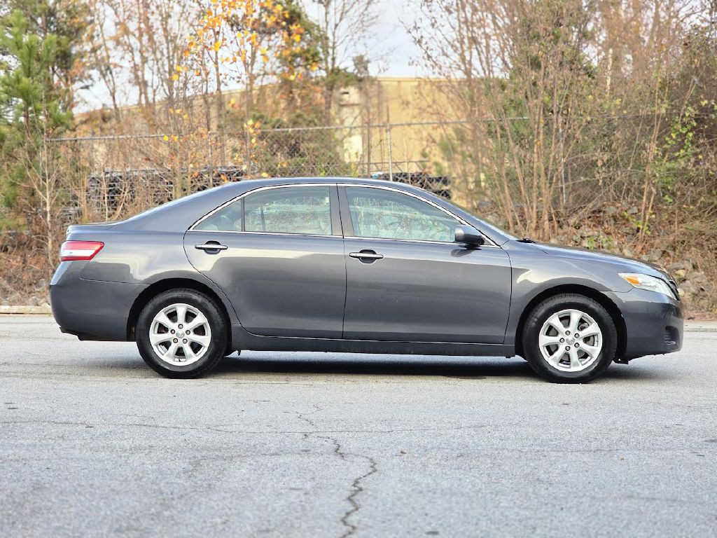 2011 Toyota Camry Image 9