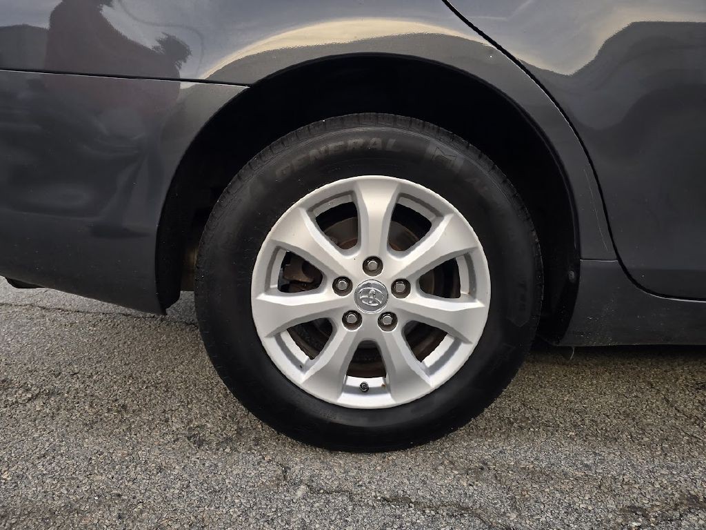2011 Toyota Camry Image 15