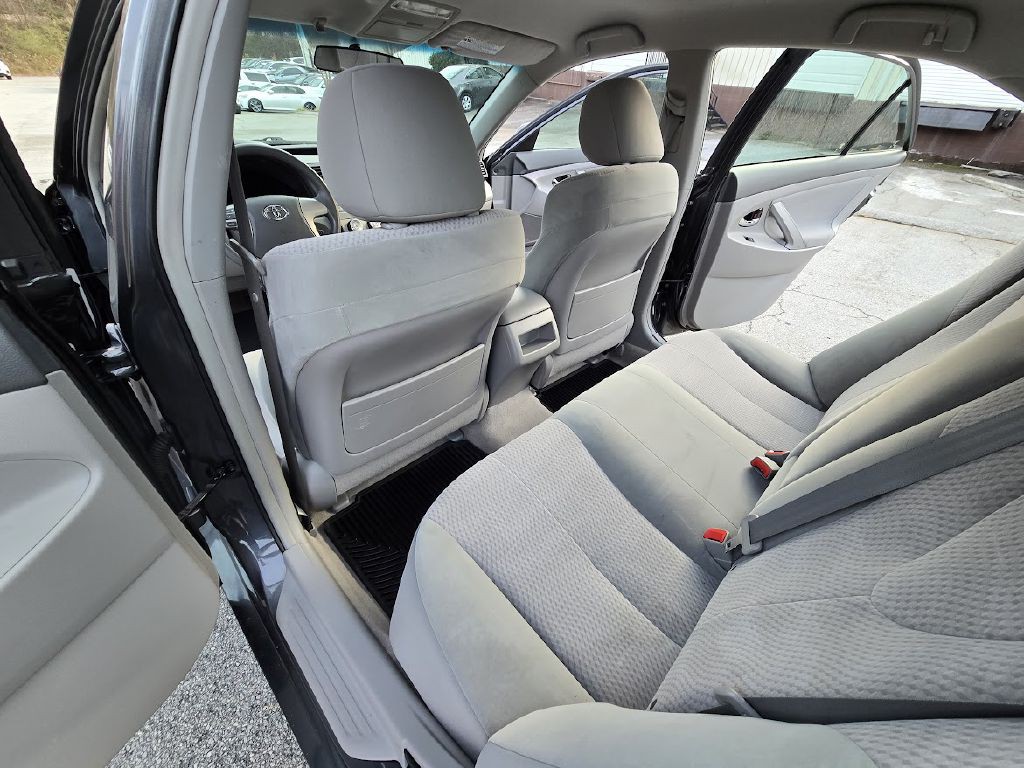 2011 Toyota Camry Image 20