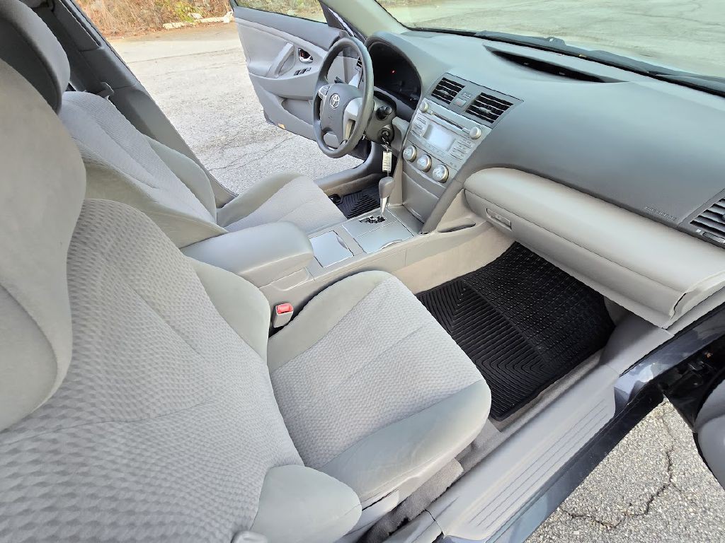 2011 Toyota Camry Image 22