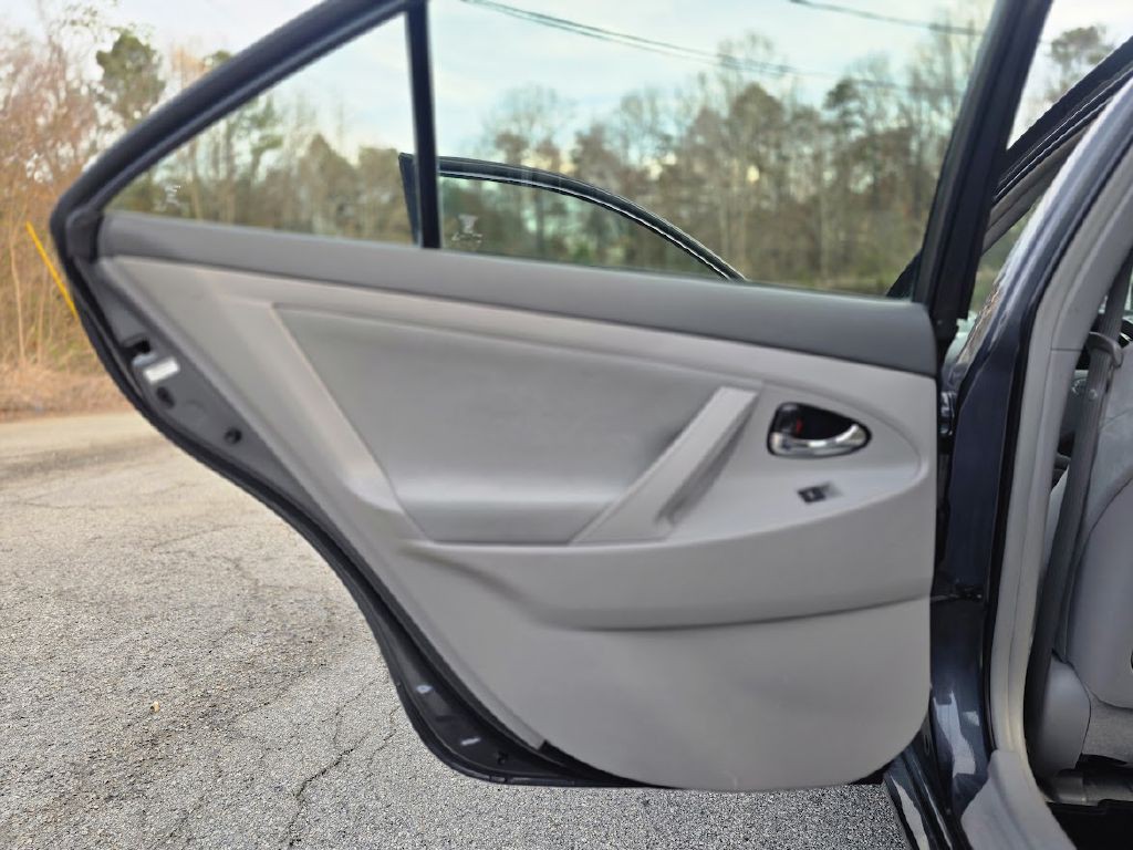 2011 Toyota Camry Image 26