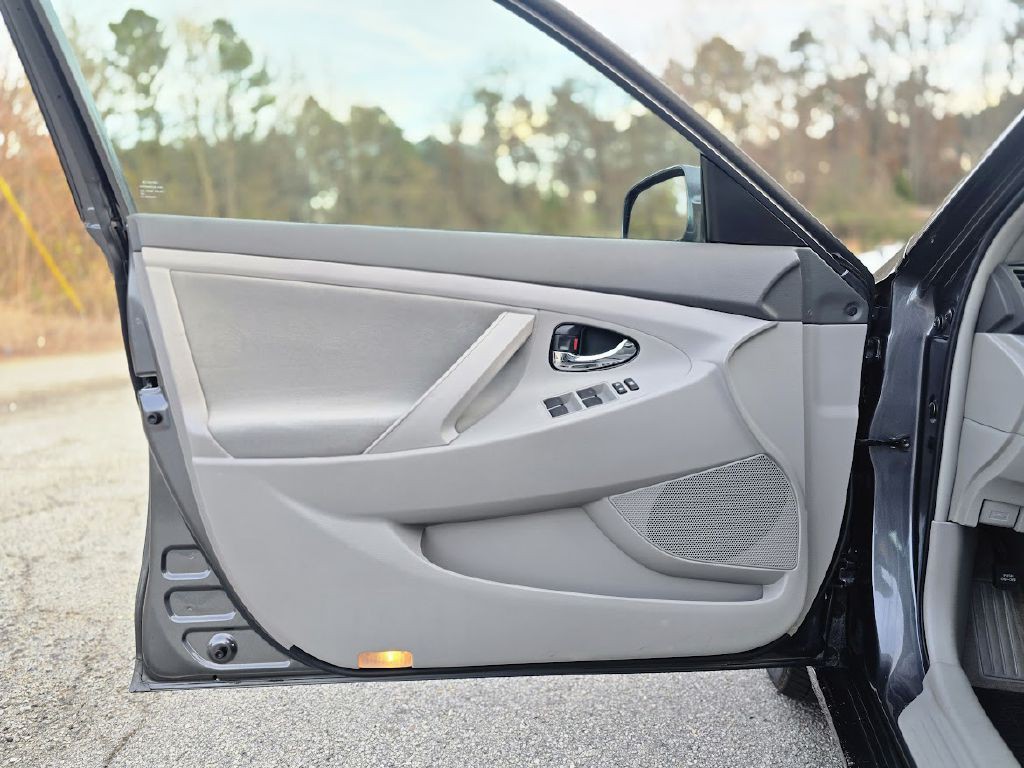 2011 Toyota Camry Image 27