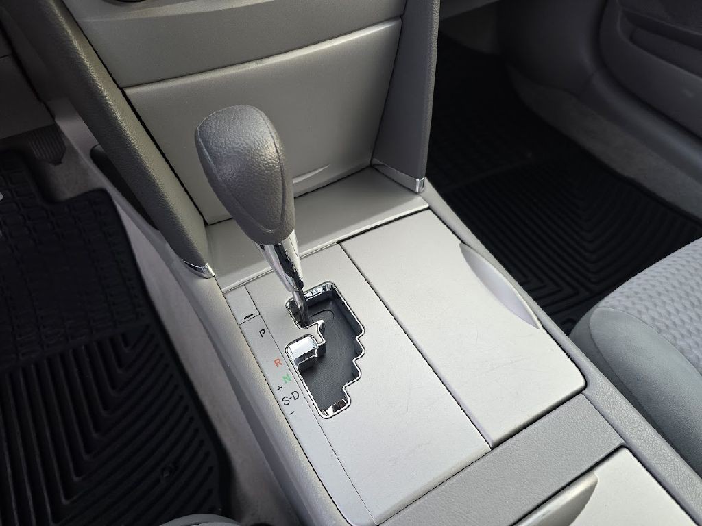 2011 Toyota Camry Image 28