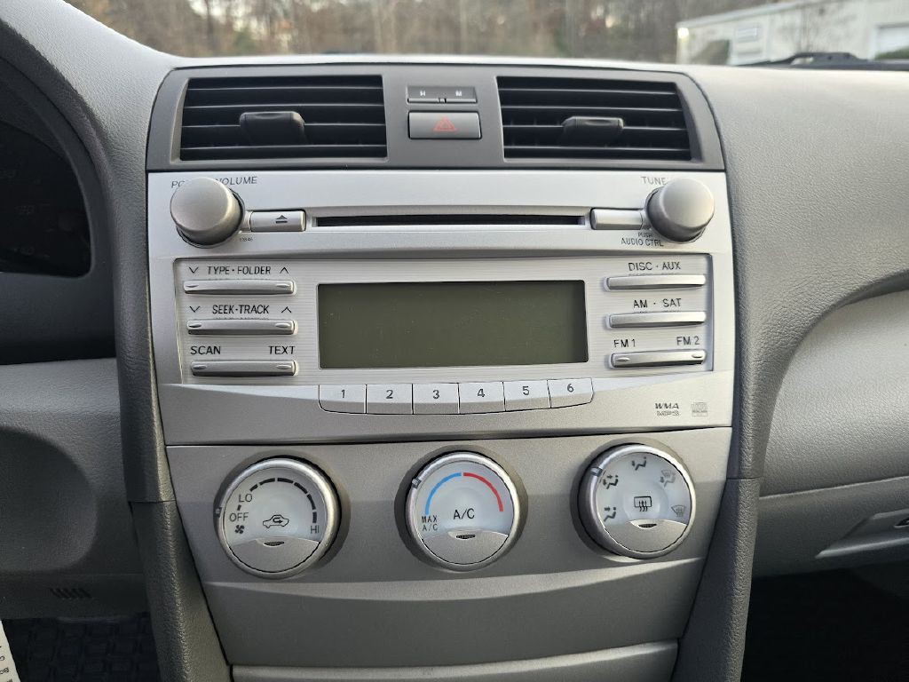 2011 Toyota Camry Image 29