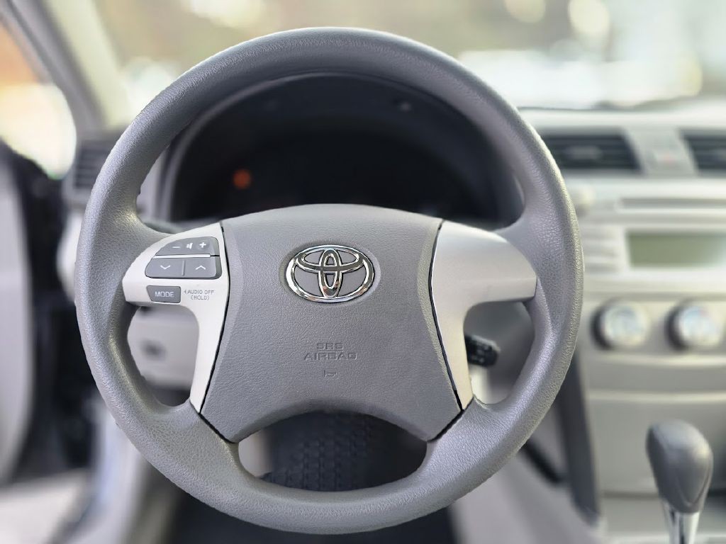 2011 Toyota Camry Image 30