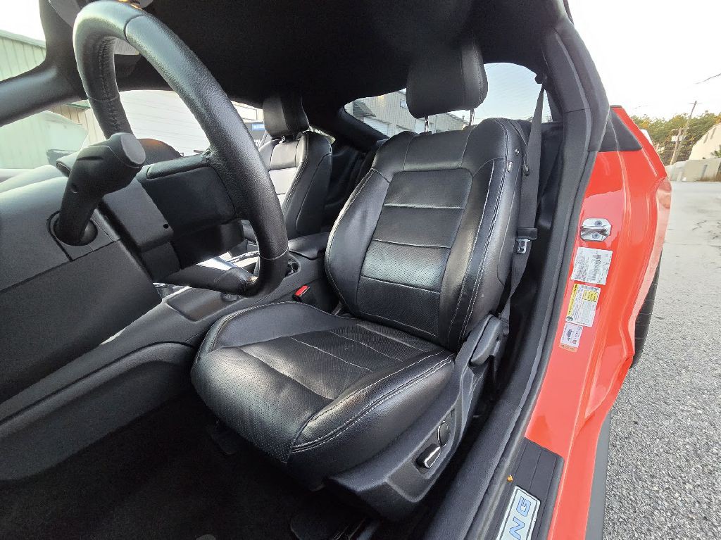 2015 Ford Mustang Image 22