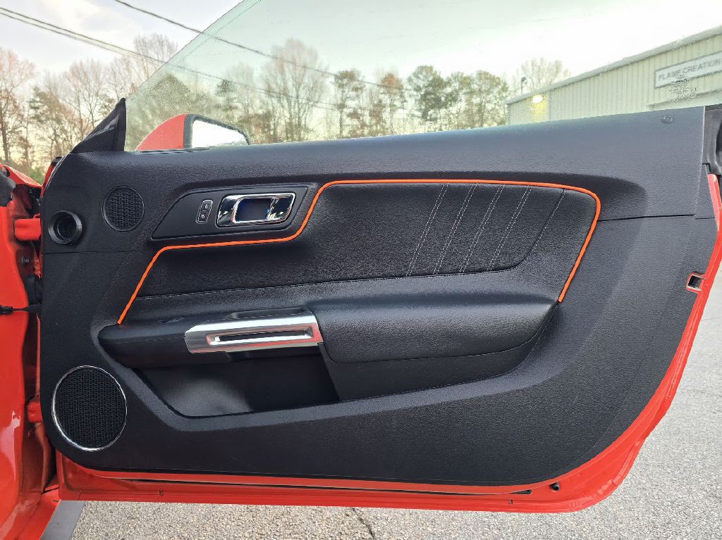 2015 Ford Mustang Image 25