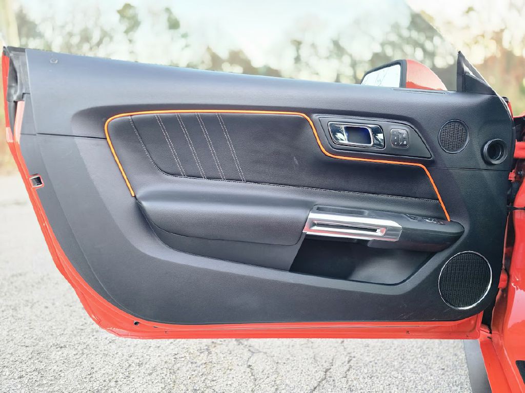 2015 Ford Mustang Image 26