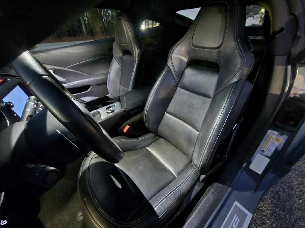 2014 Chevrolet Corvette Image 13