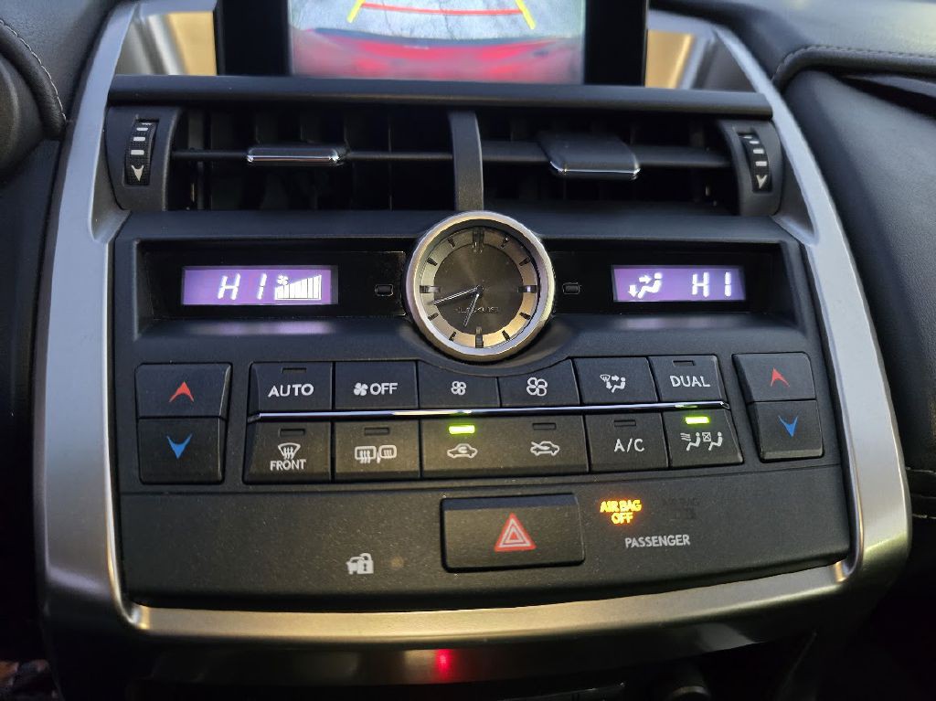 2015 Lexus NX 200t Image 30