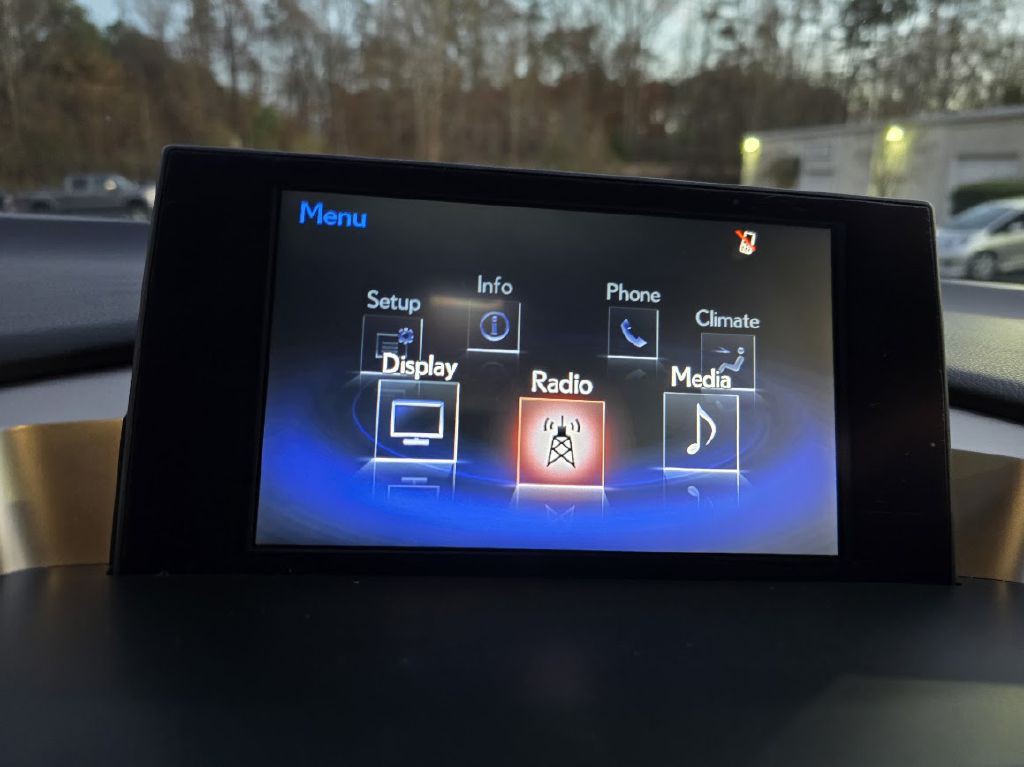 2015 Lexus NX 200t Image 32