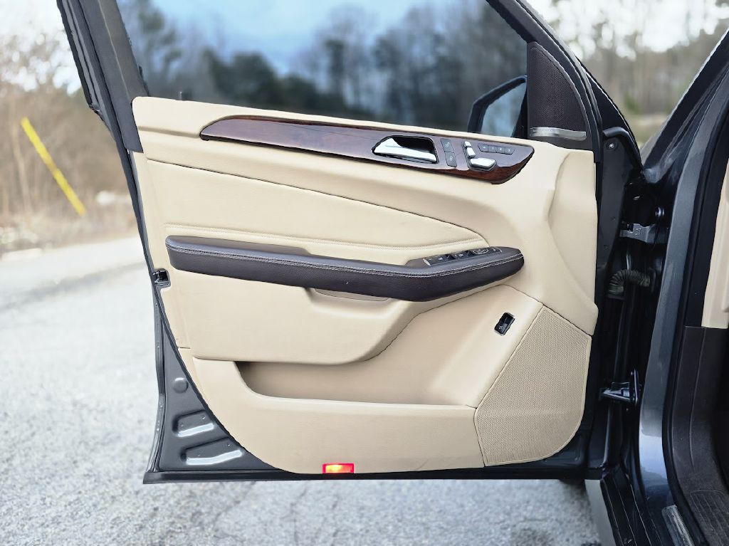 2017 Mercedes-Benz GLE-Class Image 26