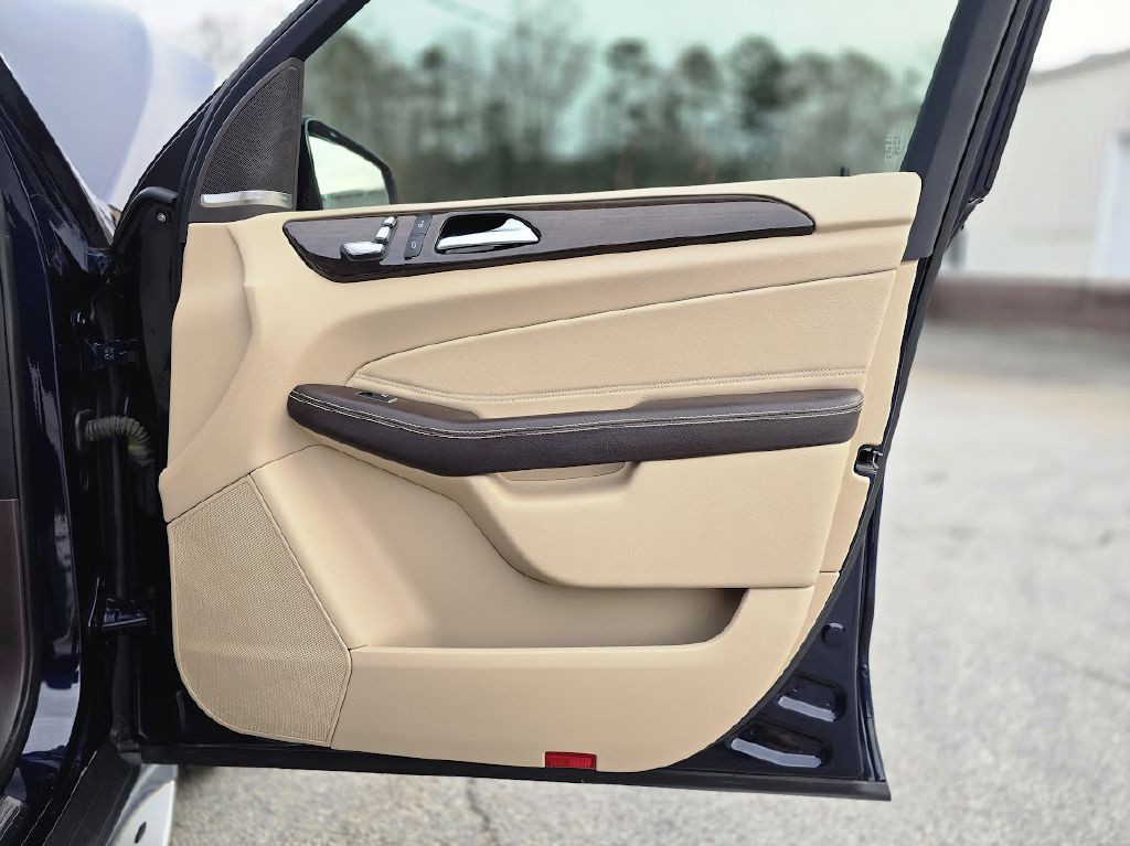 2016 Mercedes-Benz GLE-Class Image 25