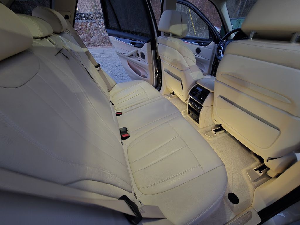 2015 BMW X5 Image 18