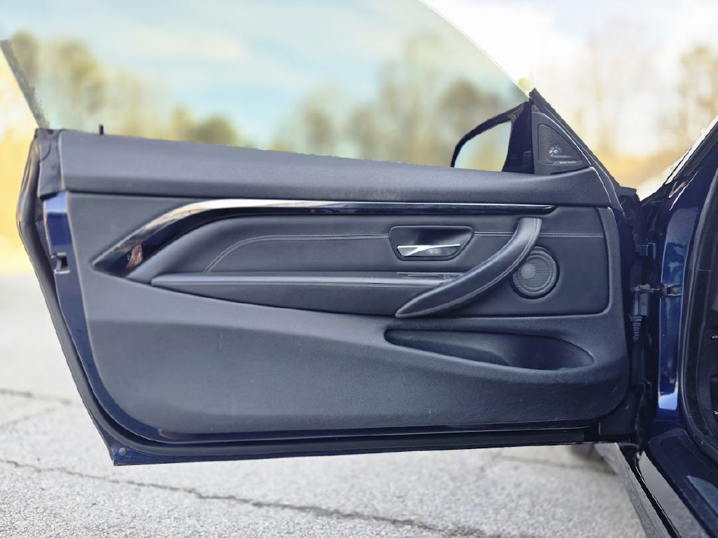 2018 BMW M4 Image 26