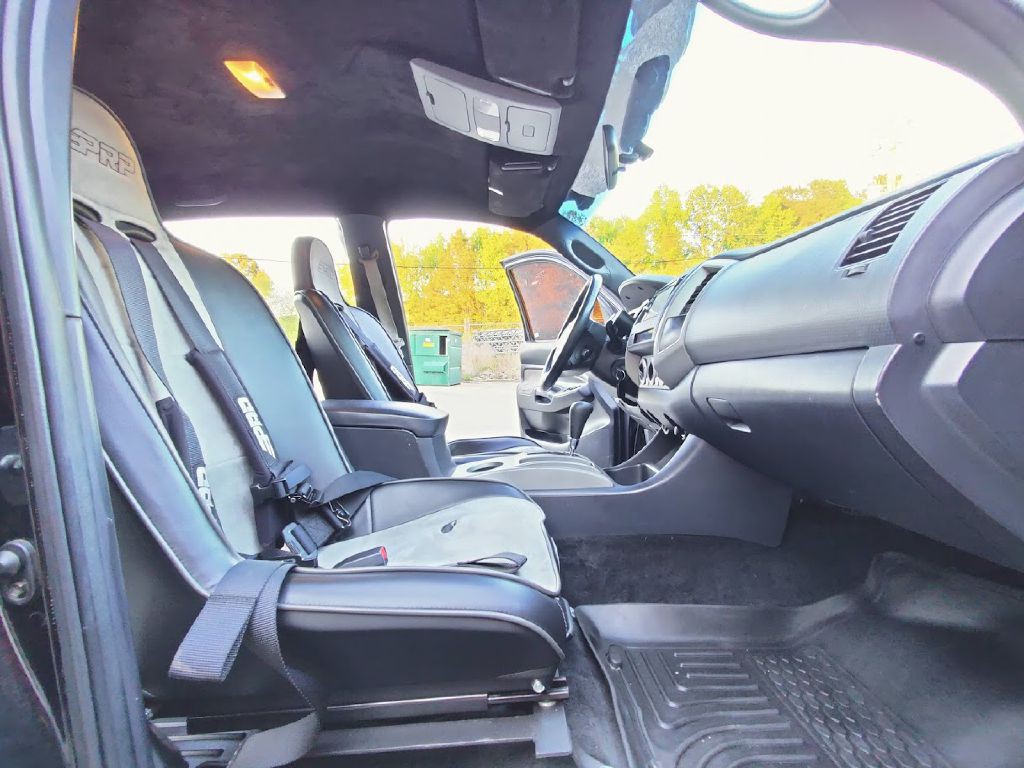 2005 Toyota Tacoma Image 35