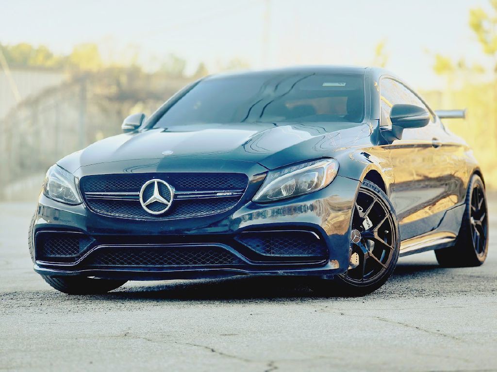 2017 Mercedes-Benz C-Class Image 1