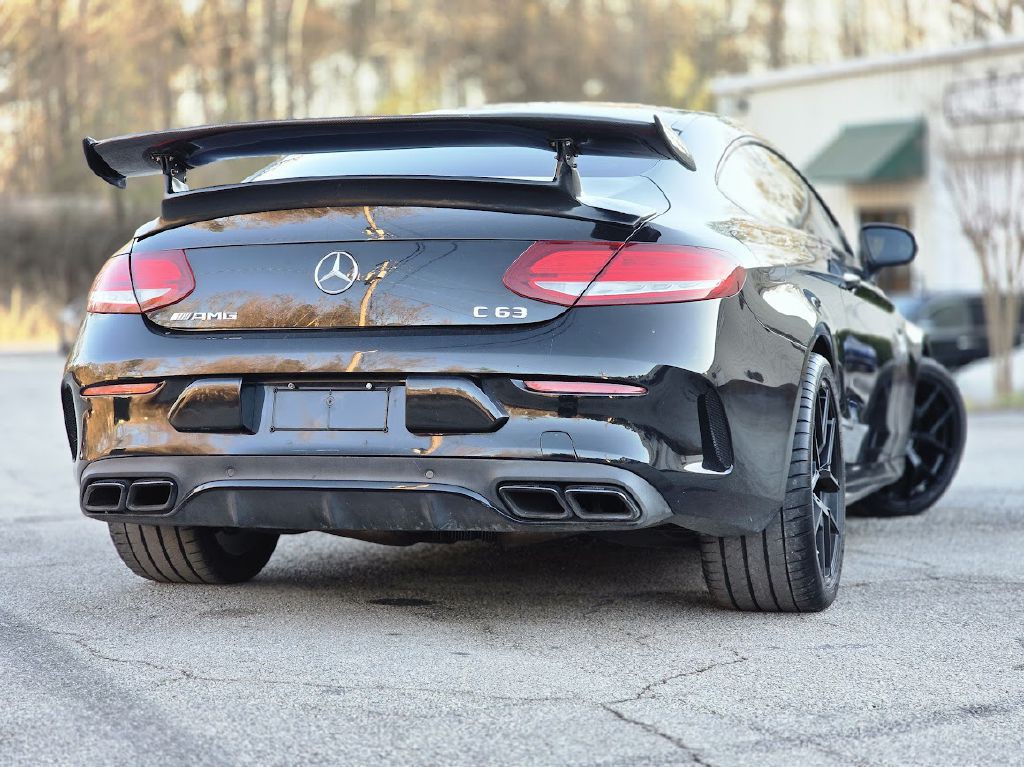 2017 Mercedes-Benz C-Class Image 3