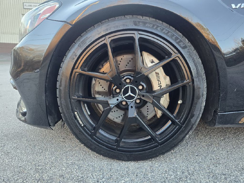 2017 Mercedes-Benz C-Class Image 18