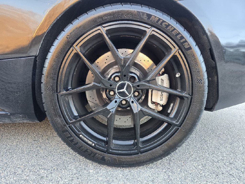 2017 Mercedes-Benz C-Class Image 19